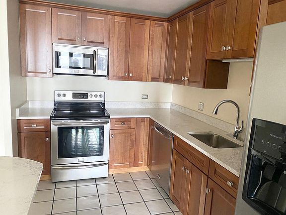 2nd image of 1660 N Lasalle St #30