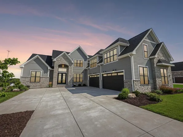 N40W23678 William WAY, Pewaukee, WI 53072