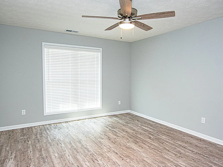 500 Eagle Pointe Dr — Photo 19