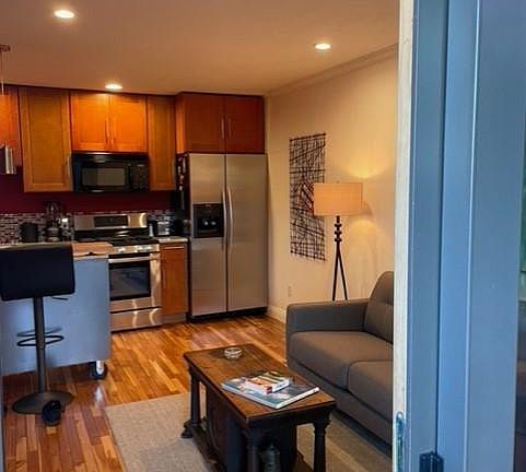 4th image of 5220 Hub St