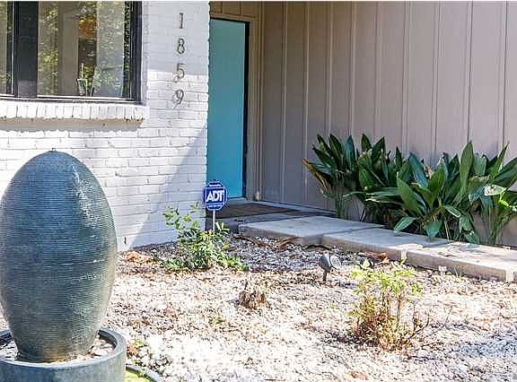 3rd image of 1859 Hill Hedge Dr