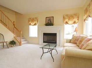 1 Valhalla Ct, Lake In The Hills, IL 60156