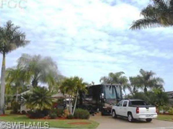 3047 W Riverbend Resort Blvd, Labelle, FL 33935