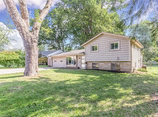 1073 Cherokee Trl, Willoughby, OH 44094