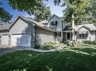 14733 Meadowood Dr, Savage, MN 55378