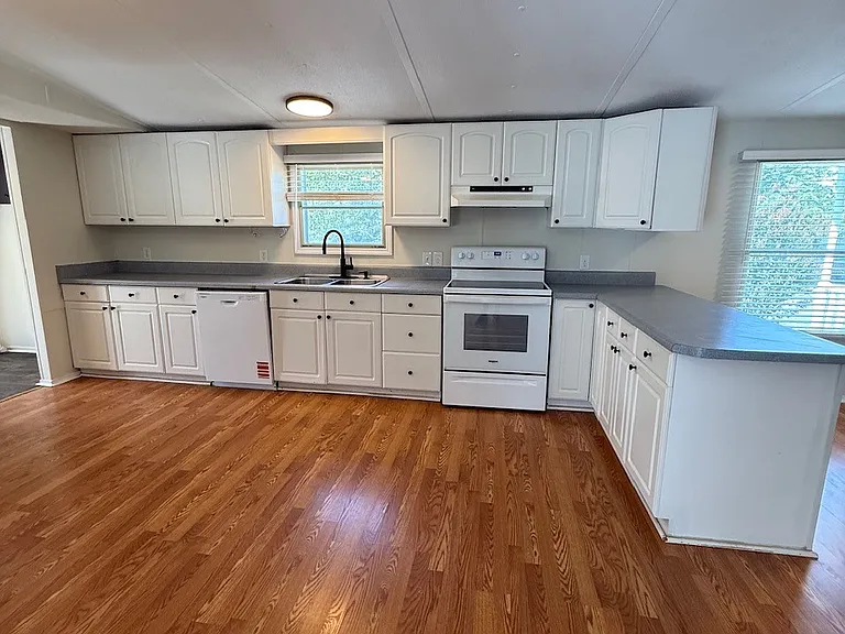 2031 Ballenger Rd — Photo 13