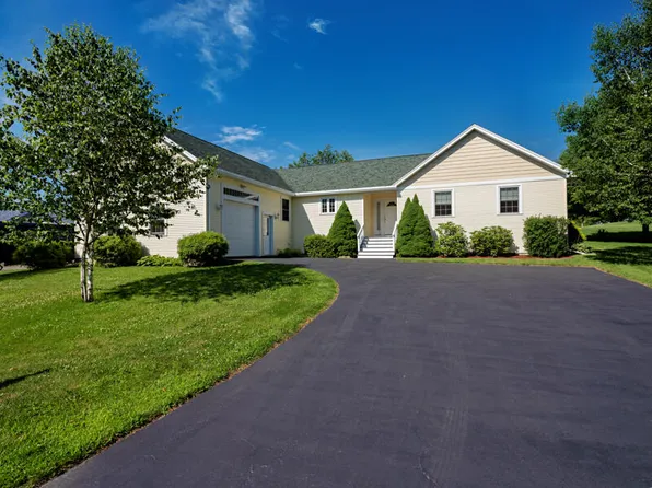 11 Knox Ridge Avenue, Thomaston, ME 04861