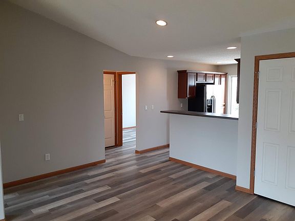 4th image of 1877 Goose Lake Cir