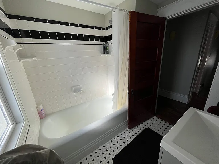 215 Custer Ave #B — Photo 8