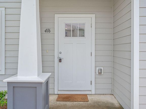 4th image of 416 Date Palm Ln
