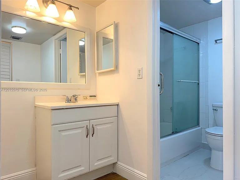 20400 W Country Club Dr #209 — Photo 13