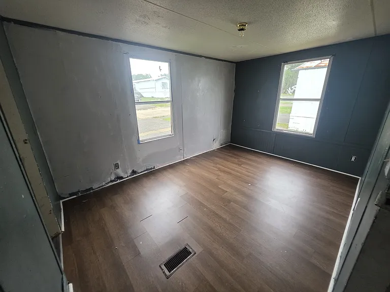 Oak Creek Estates MHC — Photo 7