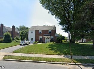 2412 N Greenhill Rd, Broomall, PA 19008