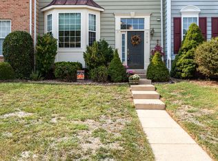8618 Beech Hollow Ln, Springfield, VA 22153