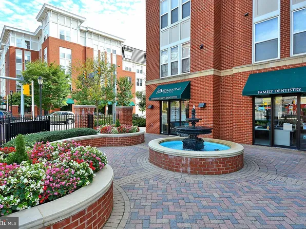 2665 Prosperity Ave APT 447, Fairfax, VA 22031