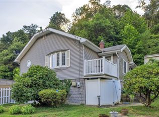 912 Wall Ave, Pitcairn, PA