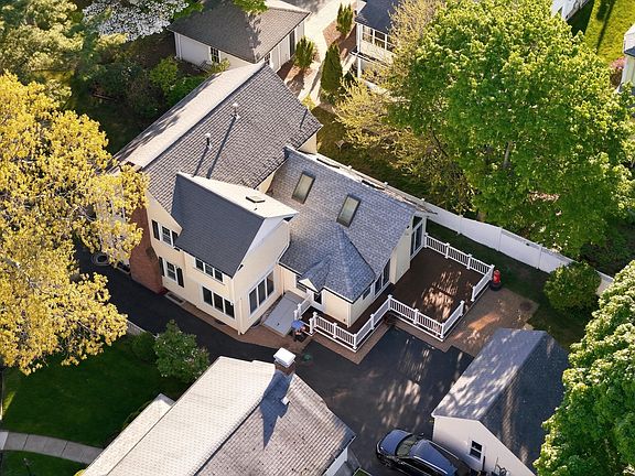 3rd image of 349 Auburndale Ave