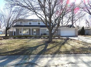 25342 Wykeshire Rd, Farmington Hills, MI 48336