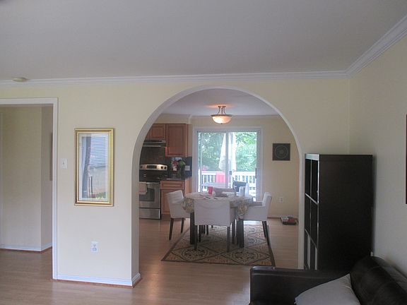 3rd image of 2051 S Lincoln St