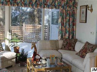 3016 Warwick Rd, Jackson, MI 49203