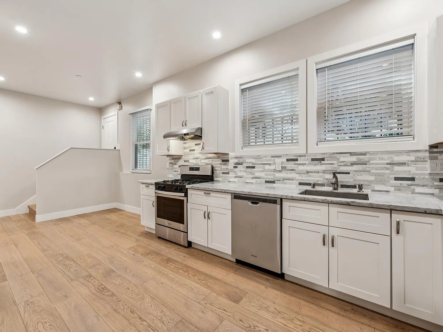 1 bed, 600 sqft, $3,350 — Photo 2