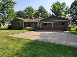 19 Alexander Rd, Estherville, IA 51334