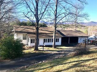 135 Lequire Ln, Mount Airy, NC 27030