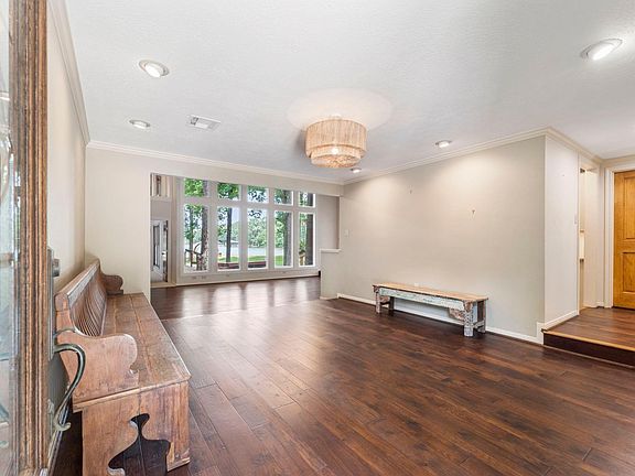 4th image of 3402 Wooddale Ln