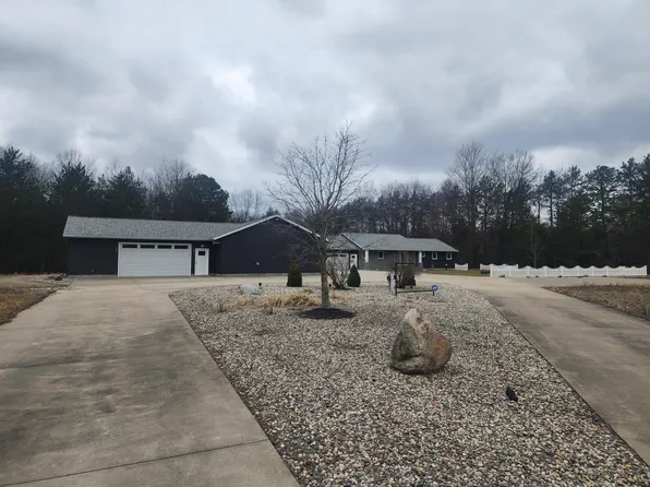 4787 Maple Island Rd, Ravenna, MI 49451