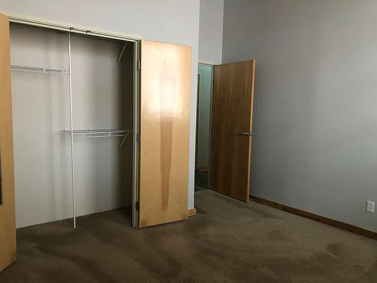 Bridgeview Apartments — Photo 30