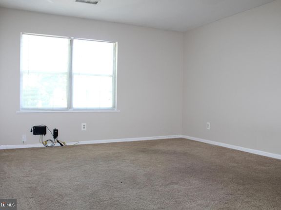 4th image of 426 Harmon Rd Floor 2
