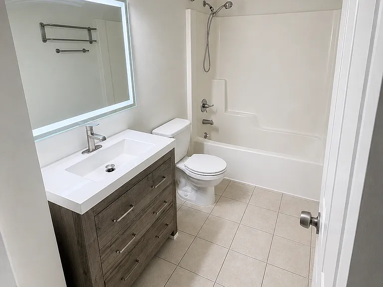424 Winona Ave NW — Photo 8