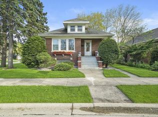 225 E Quincy St, Riverside, IL 60546