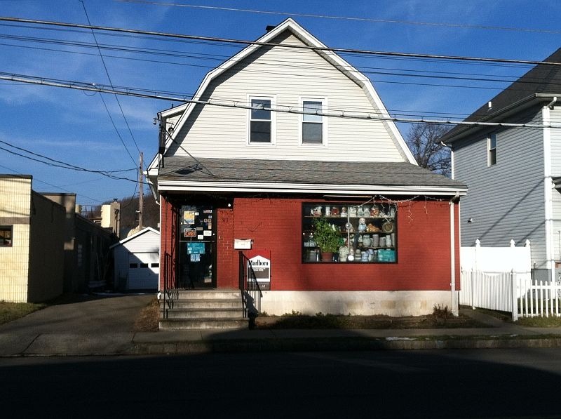 2nd image of 313 E Blackwell St