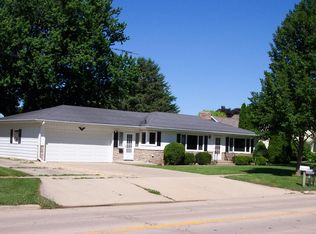 408 N Walnut Ave, Forreston, IL 61030