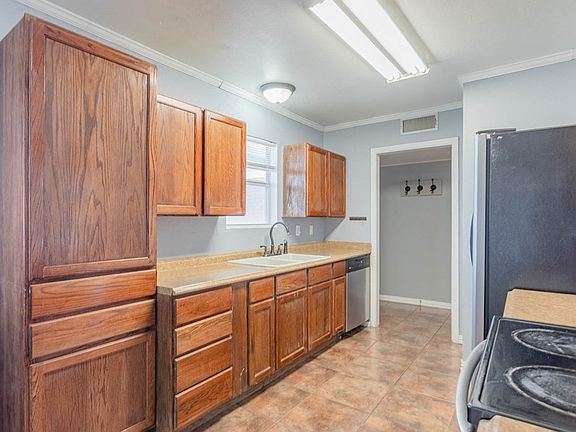 4th image of 4231 Winchester Ave