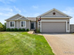 6888 Peninsula Ct NE, Rockford, MI