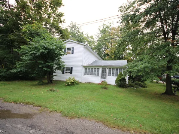 1011 Howard Dr, Vermilion, OH 44089