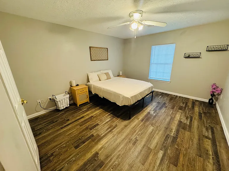 1413 Miller St — Photo 11