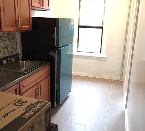 4th image of 1475 Taylor Ave APT 9