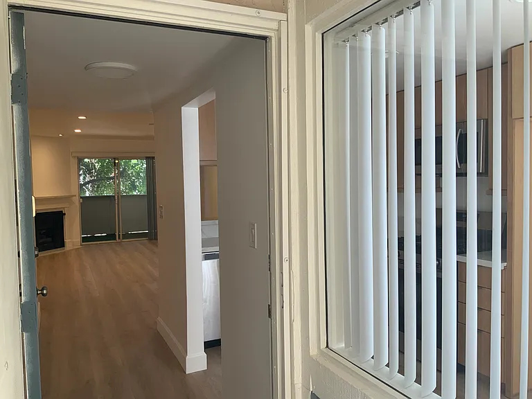 628 Daisy Ave — Photo 2