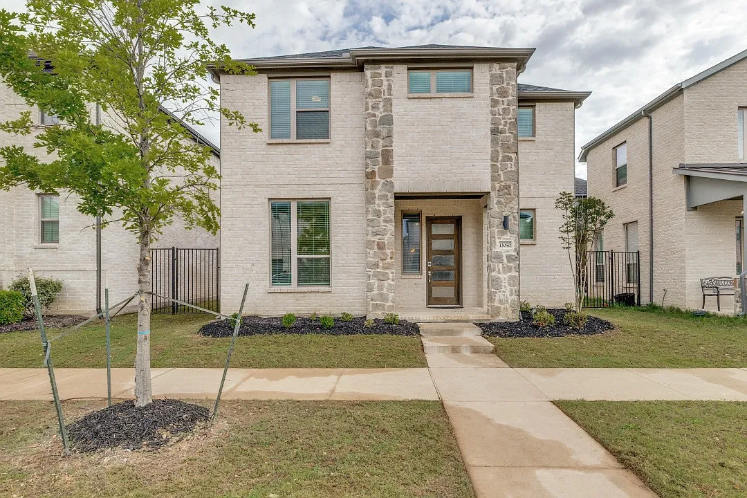 4 bed, 2717 sqft, $3,250 — Photo 1