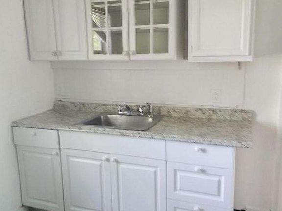 5th image of 634 El Dorado St