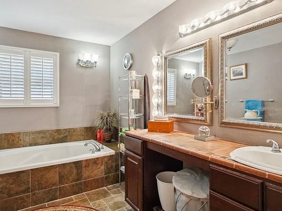 2nd image of 2009 Webster St