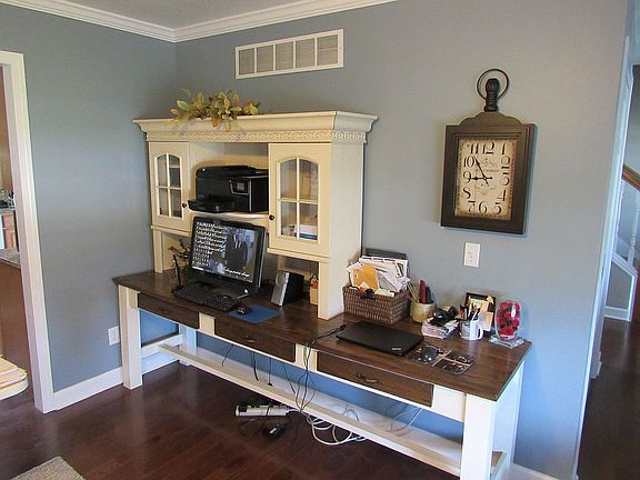 5th image of 445 Highpoint Cir S