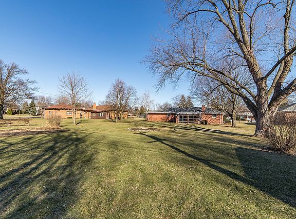 3rd image of 1428 Indian Hill Dr