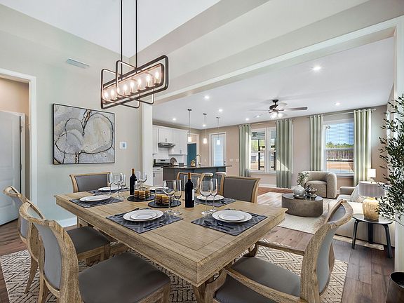 Virtually staged dining/gathering room
