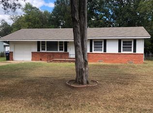 305 Christopher Dr, Longview, TX 75604