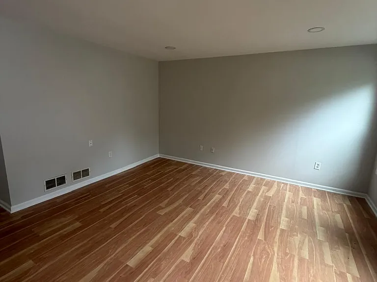 104 Teaberry Ct — Photo 3