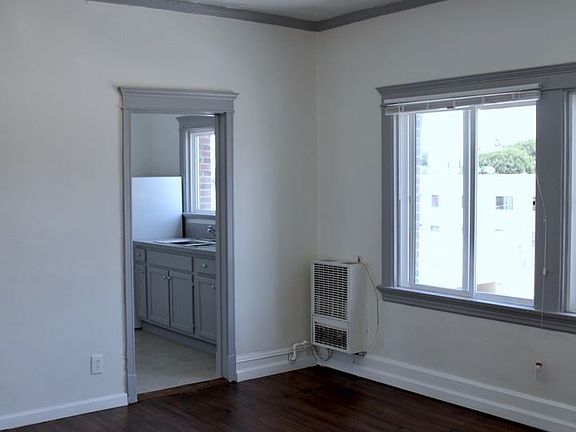 5th image of 945 Beacon Ave APT 406